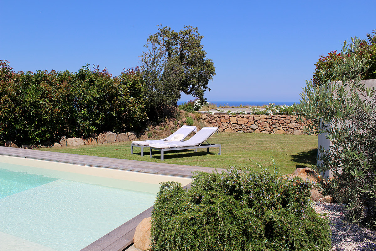 Vue, jardin,piscine de la Casa Suprana, Location Corse